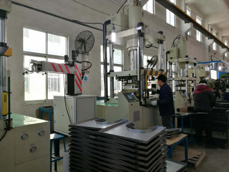 烤盤生產線（120噸，200噸,，350噸數(shù)控雙動拉伸機）