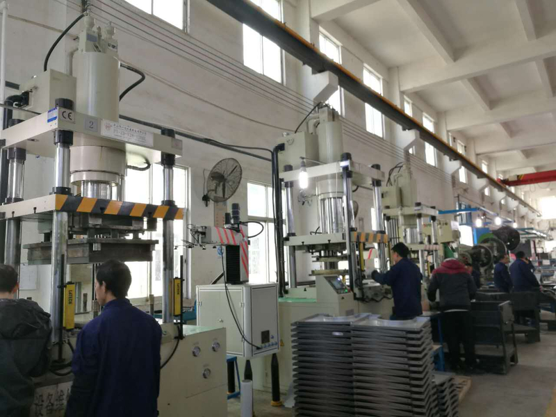 烤盤生產線（120噸,，200噸,，350噸數(shù)控雙動拉伸機）