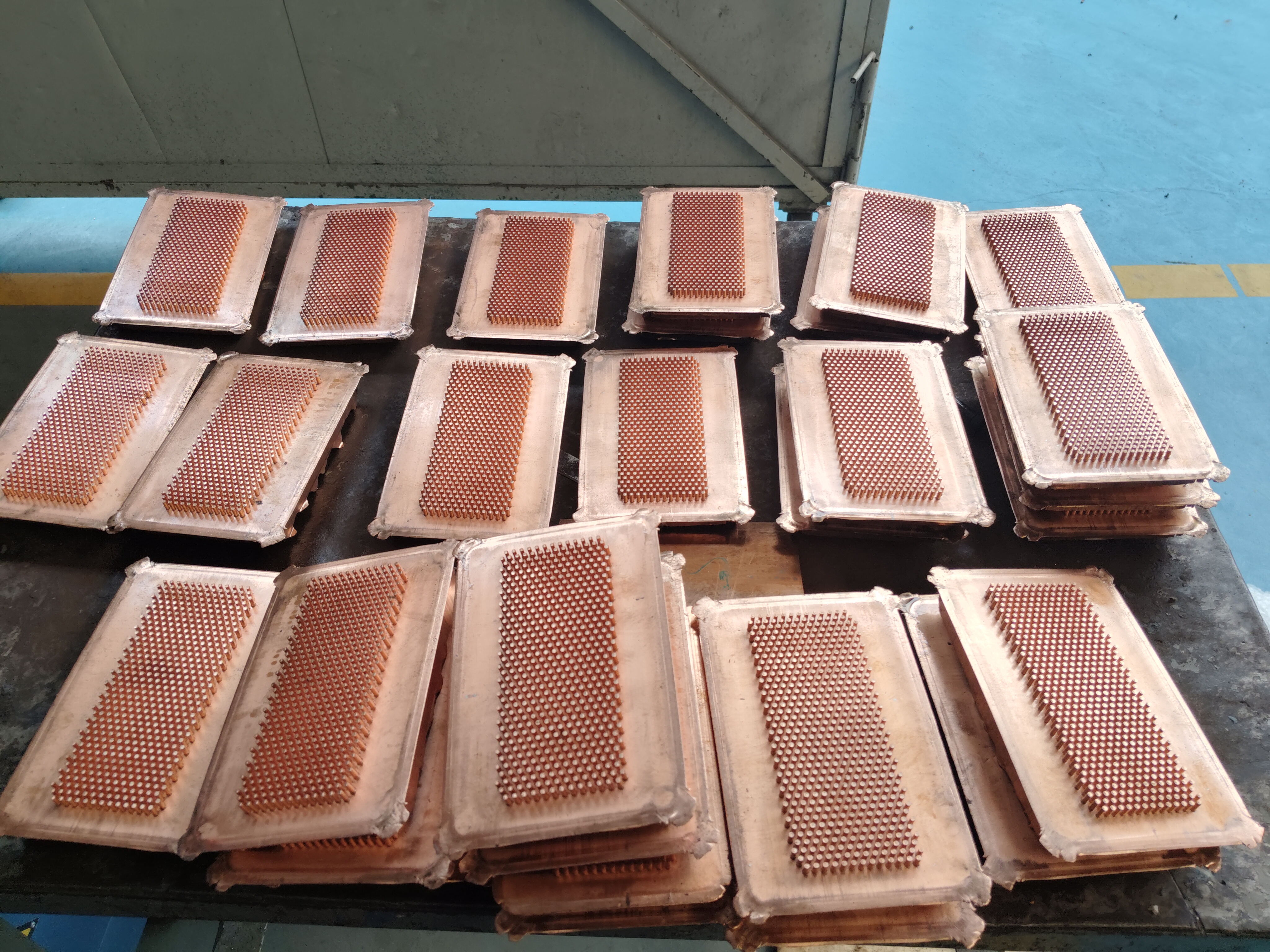 萬達機械IGBT散熱器精密冷鍛產線