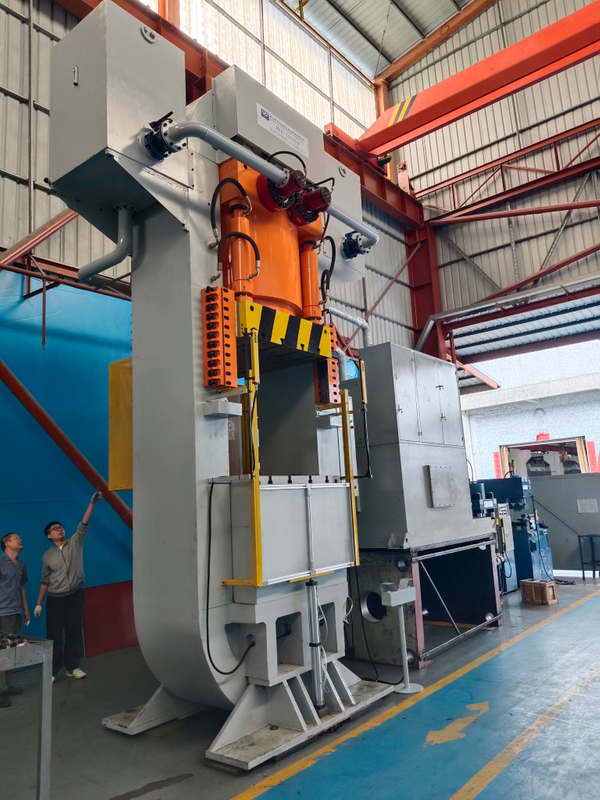 5000T超高壓鋼絲纏繞液壓機(jī)-IGBT銅基散熱器冷擠壓