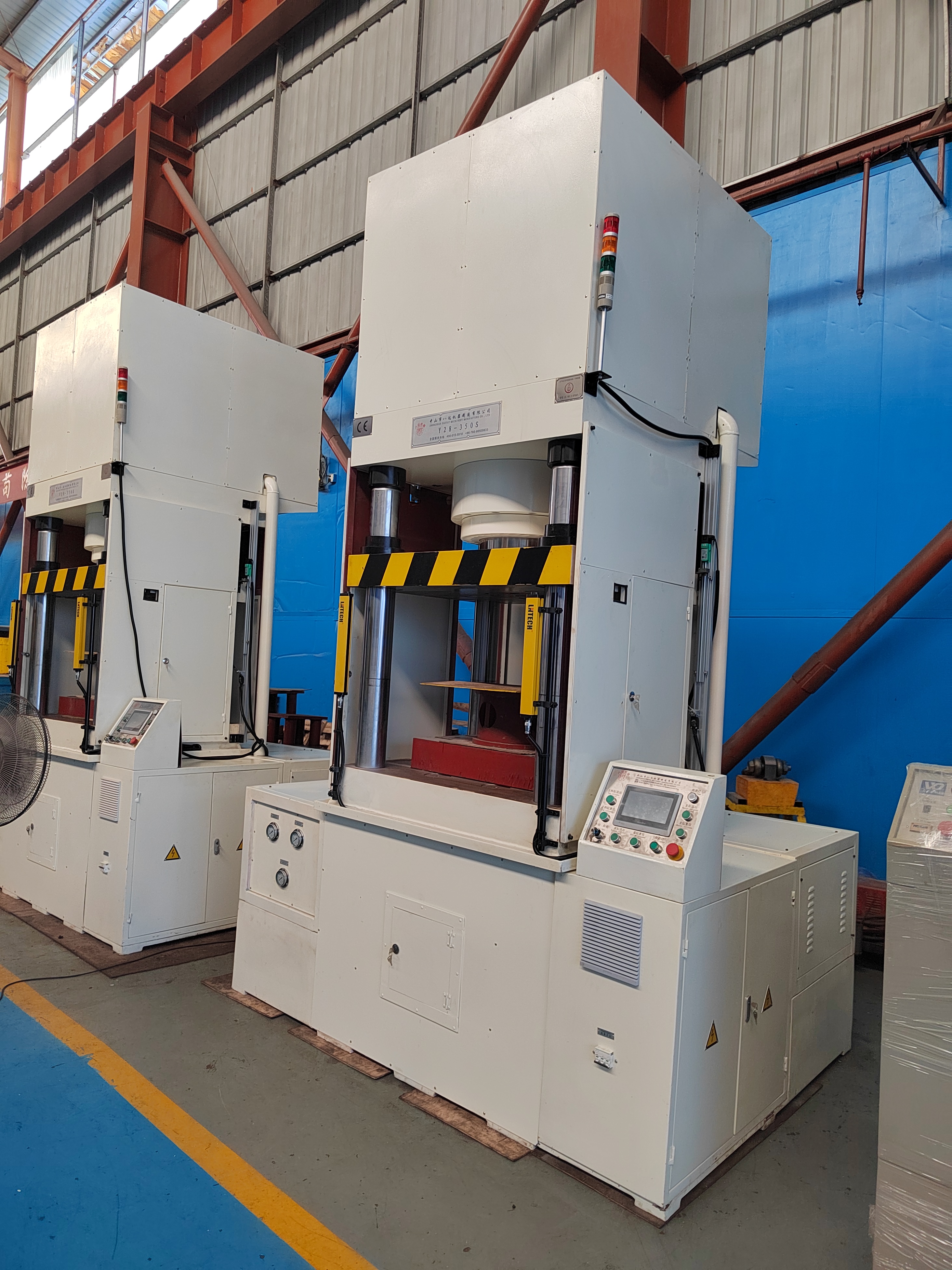 Y28-350S 伺服雙動(dòng)拉伸機(jī)