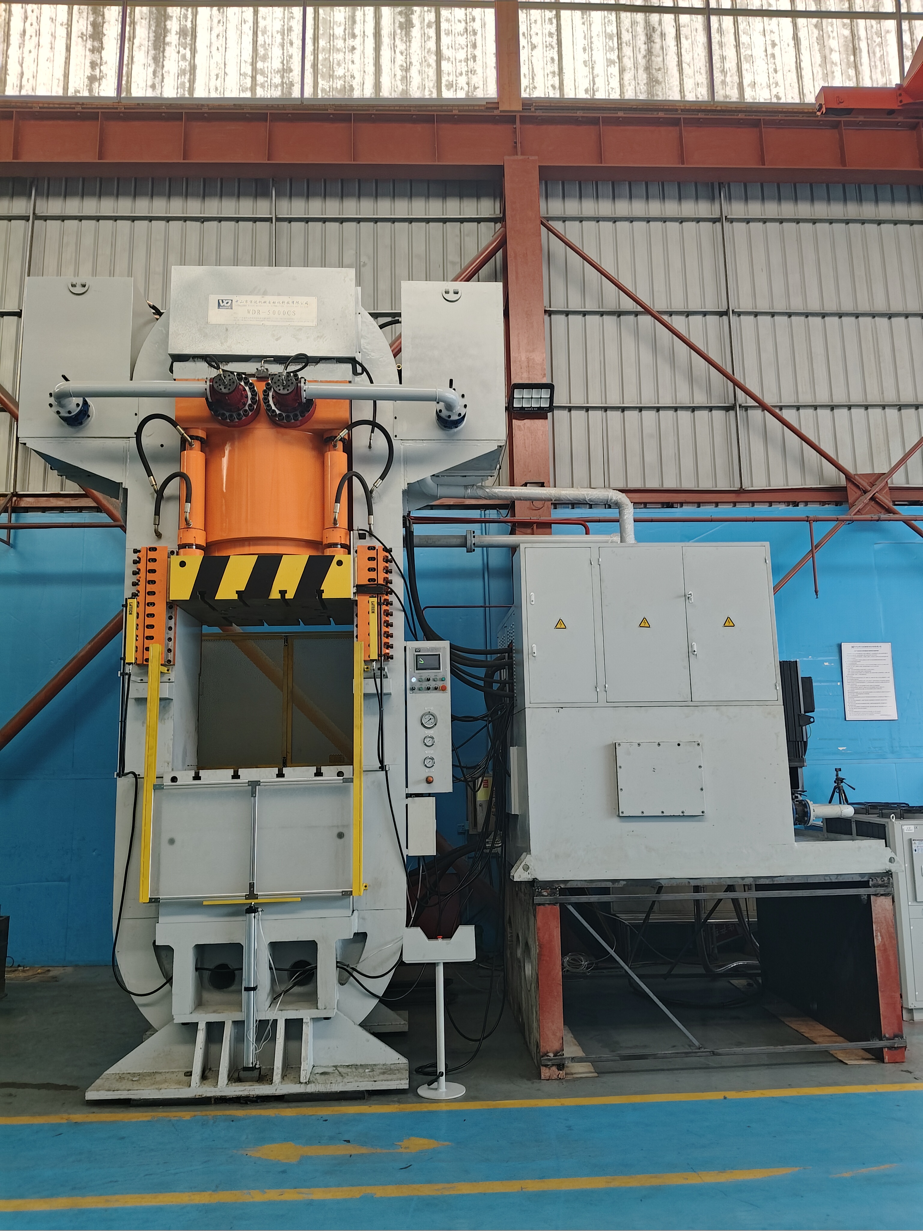 5000T超高壓鋼絲纏繞液壓機(jī)-IGBT銅基散熱器冷擠壓