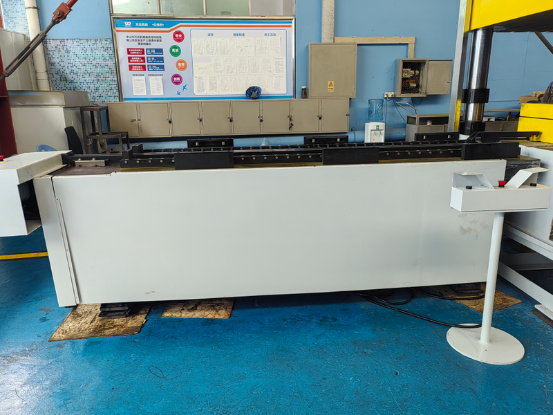 YSM-400CS伺服数控液压机